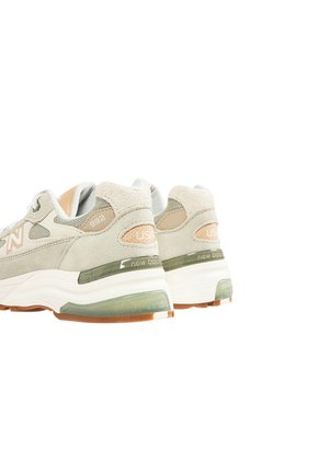 Tenis Lifestyle Unisex Made In USA 992 New Balance U992720