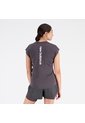 Camisa Deportiva New Balance Original Impact Run Negro Mujer de New Balance
