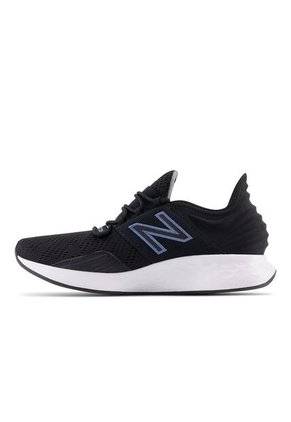 Tenis New Balance Fresh Foam Roav -Negro