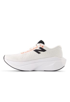 Tenis Running FuelCell SuperComp Trainer V3 New Balance WRCXCS4