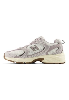 TENIS NEW_BALANCE MUJER U5307VI 530 Talla 4.5