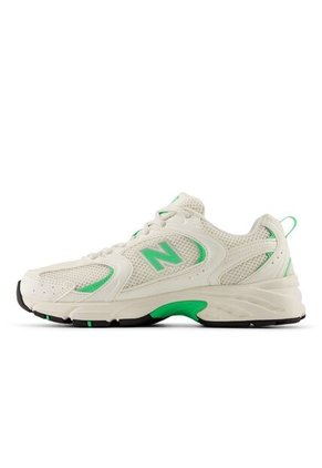 Tenis New Balance 530 Mujer-Blanco/Verde