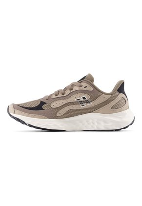 TENIS NEW_BALANCE MUJER WARIS682 ARISHI V4 Talla 7