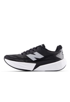 Tenis Running FuelCell Rebel V5 New Balance WFCXLK5