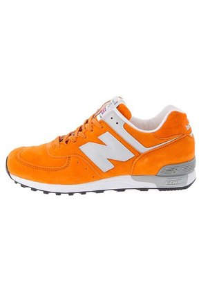 Running Naranja New Balance Classics Traditionnels