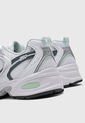 Tenis Lifestyle Blanco-Plateado-Verde New Balance 530 de New Balance