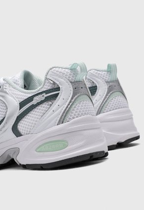 Tenis Lifestyle Blanco-Plateado-Verde New Balance 530