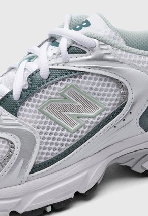 Tenis Lifestyle Blanco-Plateado-Verde New Balance 530