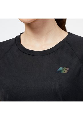 Camiseta New Balance Originales Q Speed Jacquard Negro Mujer