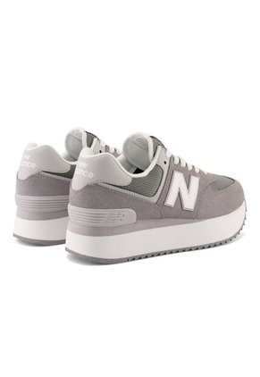 Tenis New Balance 574 Mujer-Gris/Blanco