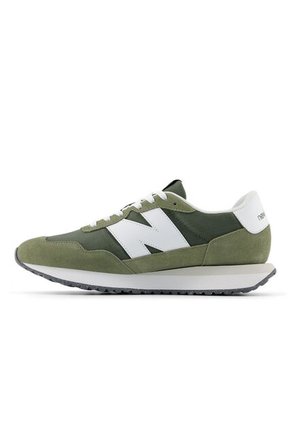 Tenis New Balance 237 Hombre-Verde
