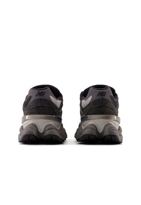 Tenis New Balance 9060 Hombre-Negro/Gris
