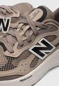 Tenis new balance  Arishi v4 Tiralux Café de New Balance