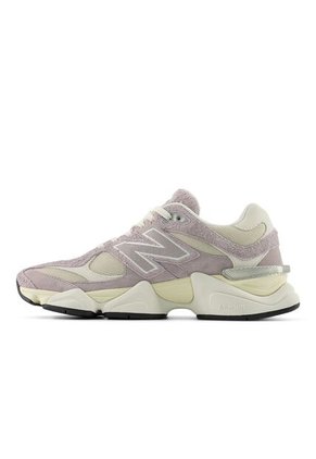 TENIS NEW_BALANCE UNISEXO U906029M 9060 Talla 7.5
