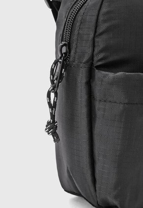 Bolso Manos Libres new balance Essential Sling Negro