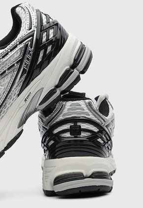 Tenis new balance 1906R Marfil