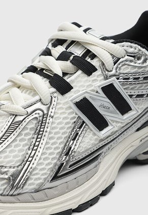 Tenis new balance 1906R Marfil