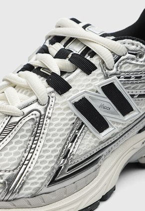 Tenis new balance 1906R Marfil