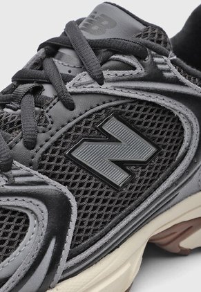 Tenis Lifestyle new balance 530 Negro