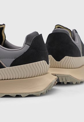 Tenis Lifestyle Negro-Gris-Beige New Balance XC-72