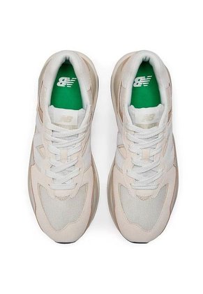 Tenis New Balance M5740 Para Hombre-Beige