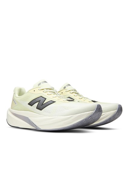 Tenis Deportivos New Balance Fuelcell Rebel V5 Café Hombre