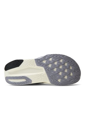 Tenis Deportivos New Balance Fuelcell Rebel V5 Café Hombre
