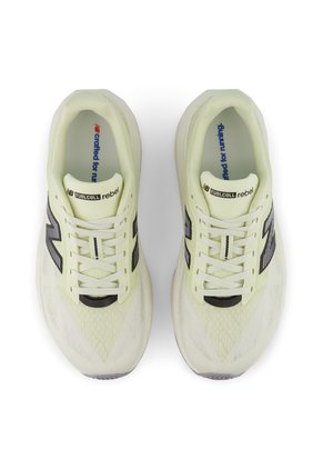 Tenis Deportivos New Balance Fuelcell Rebel V5 Verde Mujer