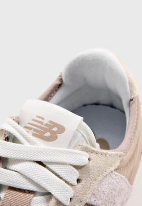 Tenis Lifestyle Beige-Marfil New Balance 327