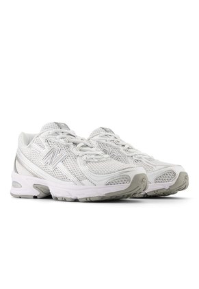 TENIS NEW_BALANCE MUJER U740WM2 740 Talla 6.5