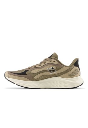TENIS NEW_BALANCE HOMBRE MARIS8I9 ARISHI V4 Talla 11