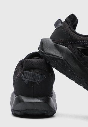 Tenis new balance DynaSoft Nitrel V6 Negro