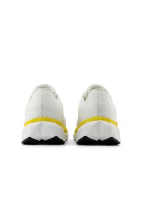 Tenis New Balance Fuelcell Propel Mujer-Blanco