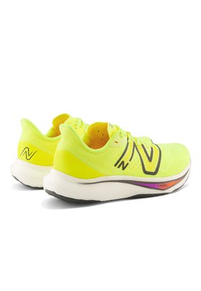 Tenis New Balance Rebel Hombre-Verde/Blanco