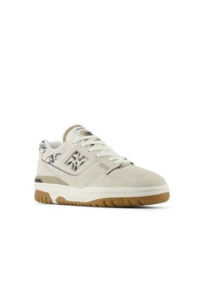 Tenis New Balance 550 Mujer-Beige