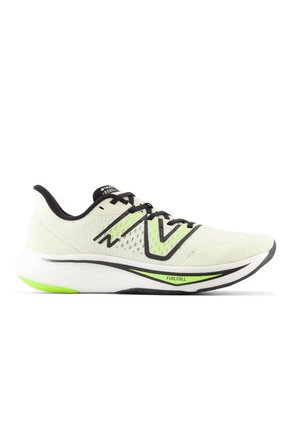Tenis New Balance Rebel Hombre-Verde