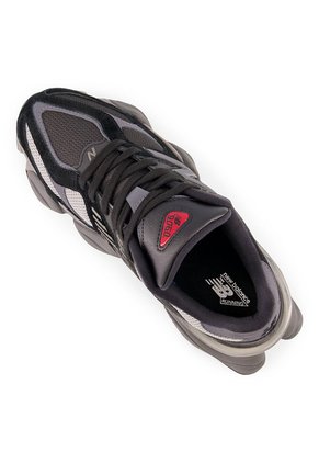 TENIS NEW_BALANCE UNISEXO U9060BLK 9060 Talla 10