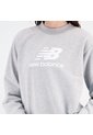 Chaqueta New Balance Originals Essentials Stacked Gris Mujer de New Balance