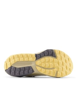 TENIS NEW_BALANCE MUJER WNTR88D NITREL V6 Talla 8.5
