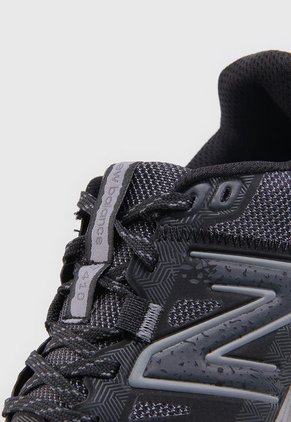 Trail Running Gris-Negro New Balance 410 v8