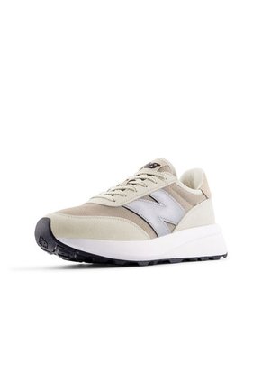 Tenis New Balance 370 Mujer-Beige/Cafe