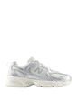 Tenis New Balance 530 Mujer-Gris de New Balance