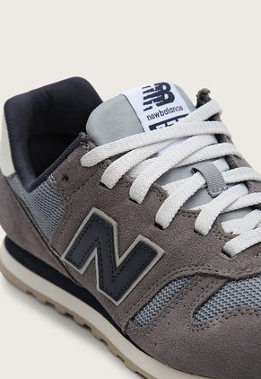 Tenis Lifestyle Gris-Blanco-Negro New Balance 373