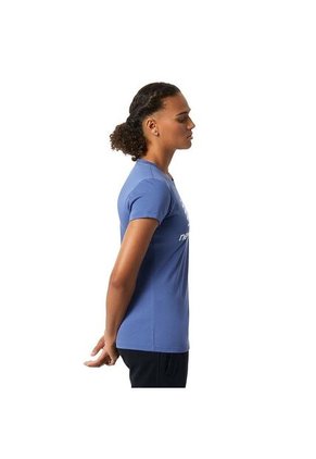 Camiseta New Balance Essentials Stacked Para Mujer-Celeste