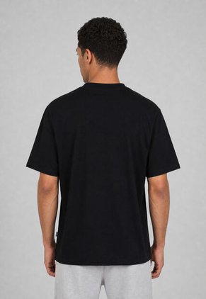 Camiseta new balance Hoops Tradition Negro