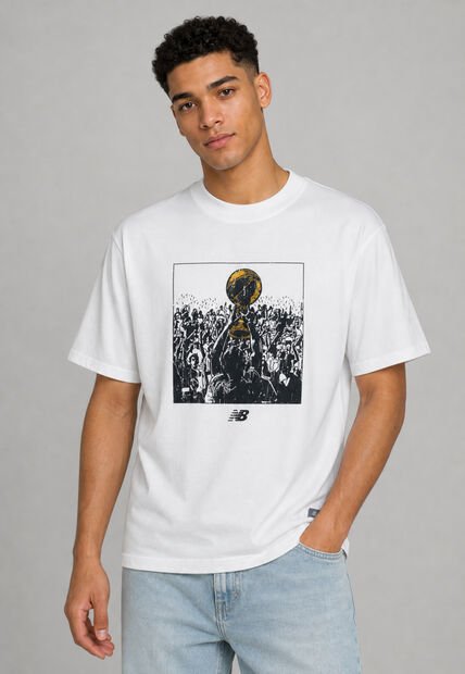 Camiseta new balance Hoops Championship Graphic Marfil