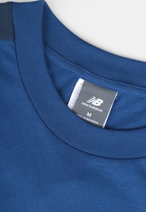Camiseta new balance Reimagined Graphic Azul