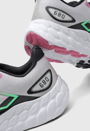 Tenis Running Gris Claro-Rosa-Negro New Balance Fresh Foam 680 v8
