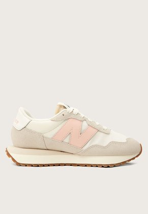 Tenis Lifestyle Marfil-Gris-Rosa New Balance 237