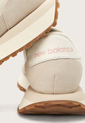 Tenis Lifestyle Marfil-Gris-Rosa New Balance 237
